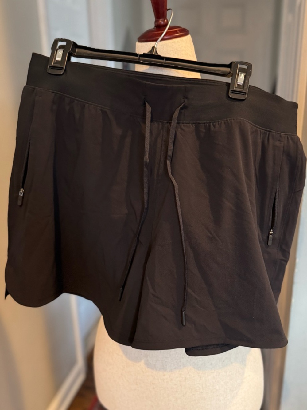 NWOT lululemon license to train  Black Active shorts  with Zip Pockets.